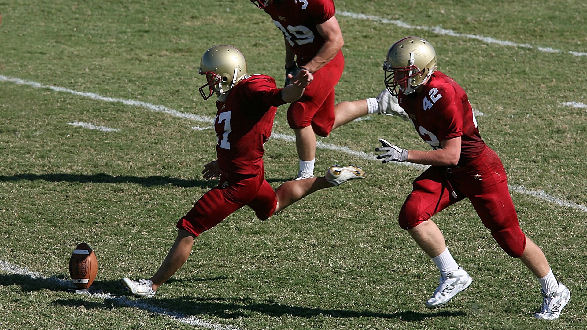 3球5助攻!19岁英格兰天才中场新星横空出世,3大欧洲豪门疯抢,英格兰最有潜力中场