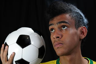 开云体育下载官网-法甲球队融合心理干预提升球员抗压能力研究